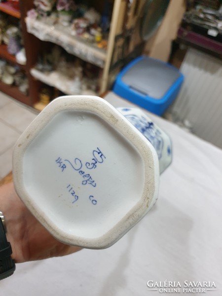 Dellt porcelán váza 