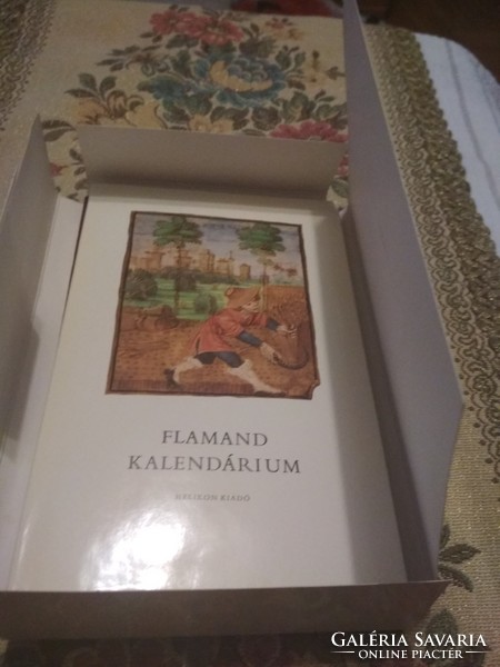 Helikon kiadó Flamand kalendárium