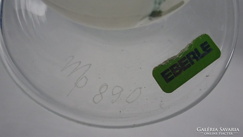 Eberle címkével, és karcolt Mp890 felirattal ellàtott, fújt vékony nyakú üveg váza