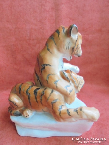 Herend porcelain tigers