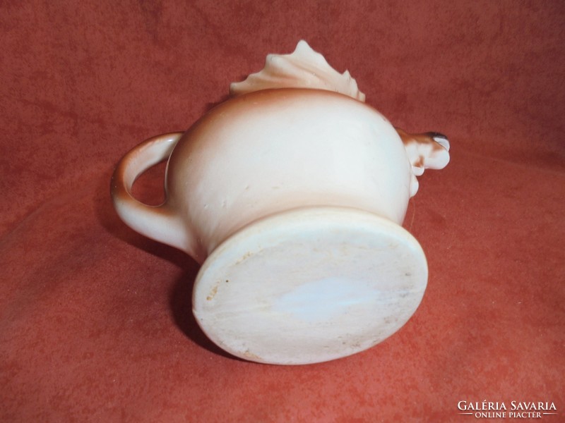 Régi szarvas figurás porcelán tejkiöntő
