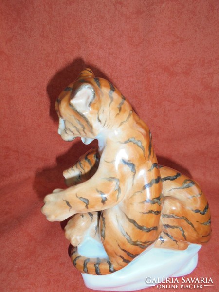 Herend porcelain tigers