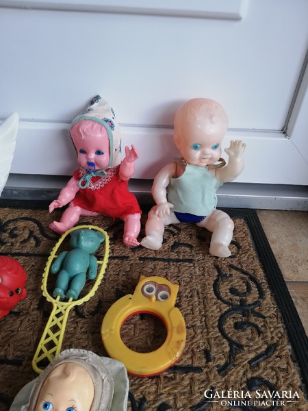 8 db-os Játék babák, baba, csörgő, csörgő, gurulós hattyú, pólyás baba, . Egyben eladó