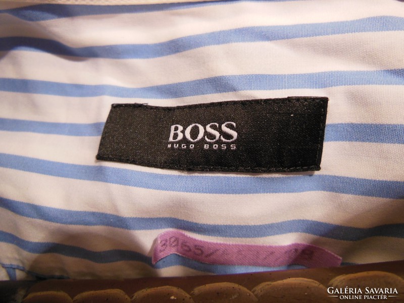 Shirt - hugo boss - 42 - beautiful - new - elongated at the back - rounded - perfect neck
