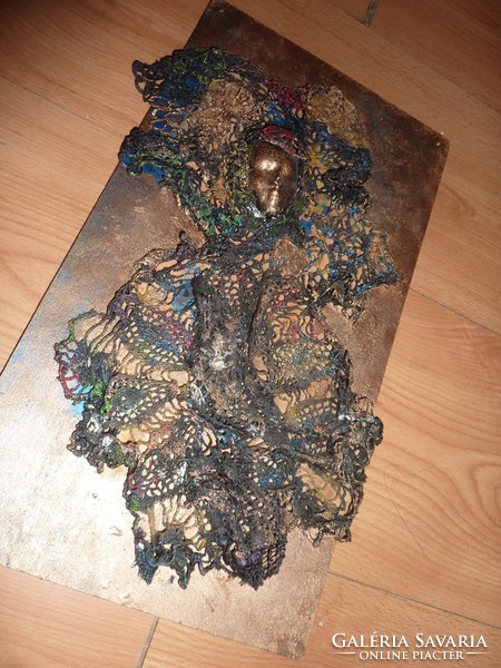Csipkeruhás lány - ritkaság! színes fém dombormű falapon, 20x35 cm (relief, plasztikus, figurális)