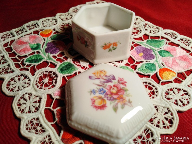 011 Rare graefenthal porcelain jewelry holder with flower pattern 5.5 x 4 cm
