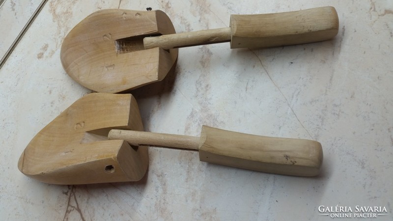 A pair of wooden kaptafa shamfas for sale!