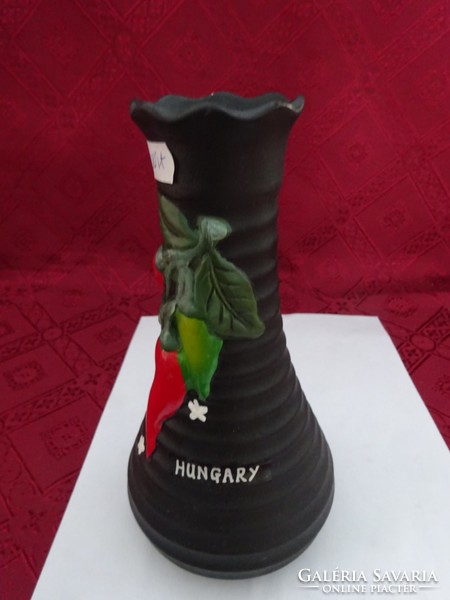 Magyar kerámia váza, Hungarikum a kalocsai paprika. Magassága 19 cm. Vanneki!