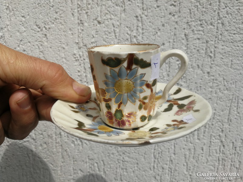 Antik Zsolnay kávés, mokkás szésze aljával!Párja is megvehető még!  Múzeumi minőség, gyüjteménybe. 