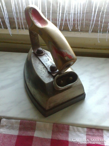 Old tailor iron for sale with wire