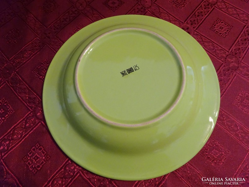 Green porcelain deep plate, diameter 22.6 cm. He has!