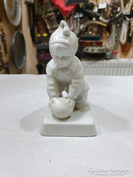 Régi zsolnay porcelán figura