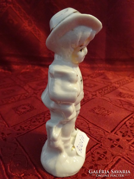 Német porcelán figurális szobor, ballagó fiú, magassága 10,5 cm. Vanneki!