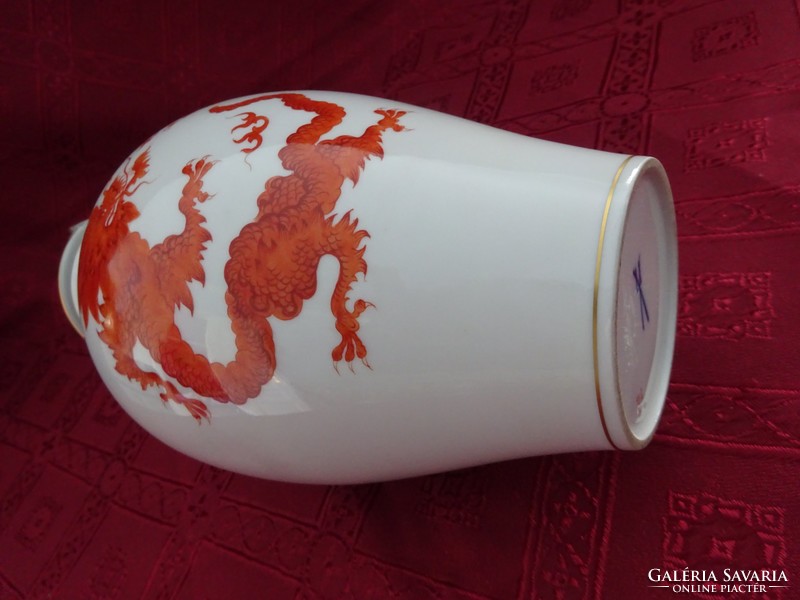 Antique Meissen porcelain vase with dragon motif. 25 cm high. He has!