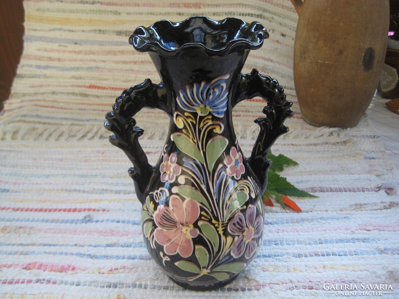 It was made by little Zoltan Hmv, an old beautiful painted vase. 15 X 23 cm