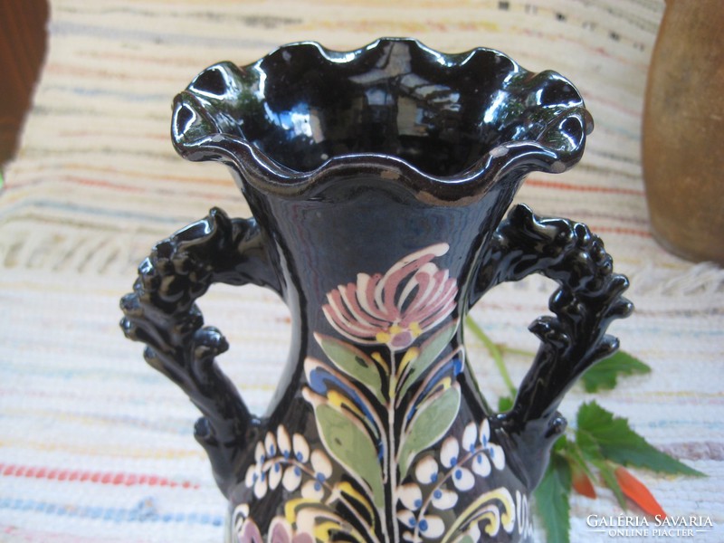 HMV    Kis Zoltán készítette  ,  régi  szép  festett  váza  .    15 x 23 cm