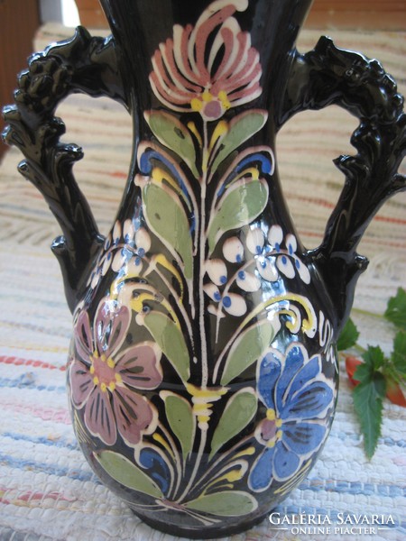 It was made by little Zoltan Hmv, an old beautiful painted vase. 15 X 23 cm