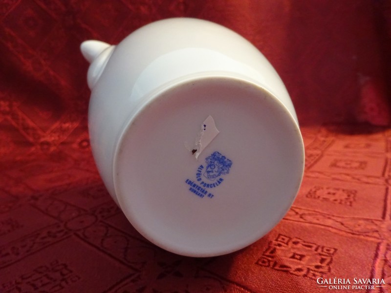 Lowland porcelain coffee pourer with snow-white gold border. He has!