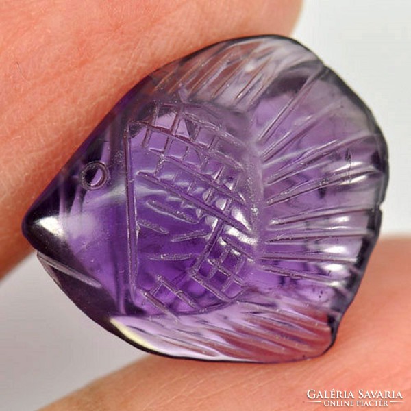 Real, 100% natural carved/engraved purple amethyst fish 9.67ct (st. - Almost translucent)