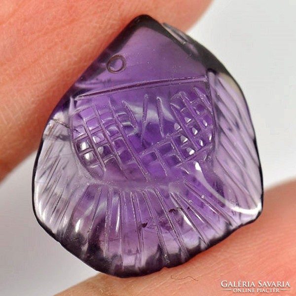 Real, 100% natural carved/engraved purple amethyst fish 9.67ct (st. - Almost translucent)