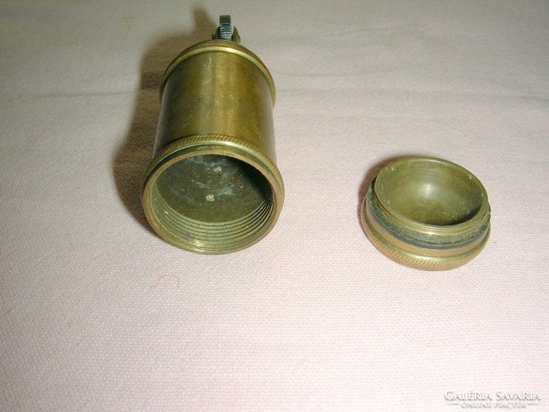 Régi öngyújtó töltényhüvelyből