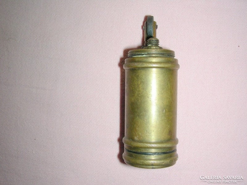 Régi öngyújtó töltényhüvelyből