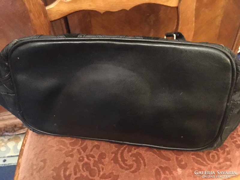 Large, well-packaged 1980s black leather bag