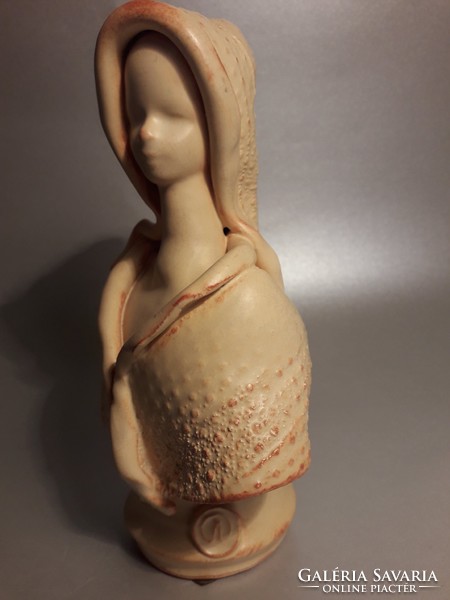 The price is now on sale! Horse & grid ceramic female bust statue figure with original gallery label