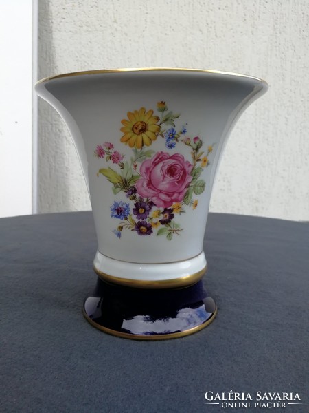 Beautiful showy! And vase royal dux extra form! Floral pattern, rose, wildflowers!