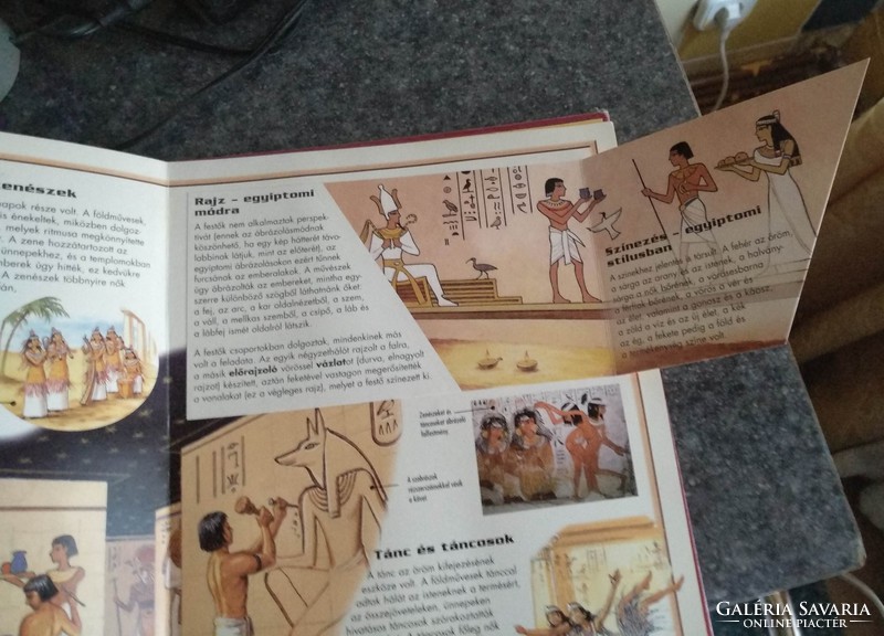 Discover! Ancient Egypt. Fold-out and moveable pictures, negotiable!