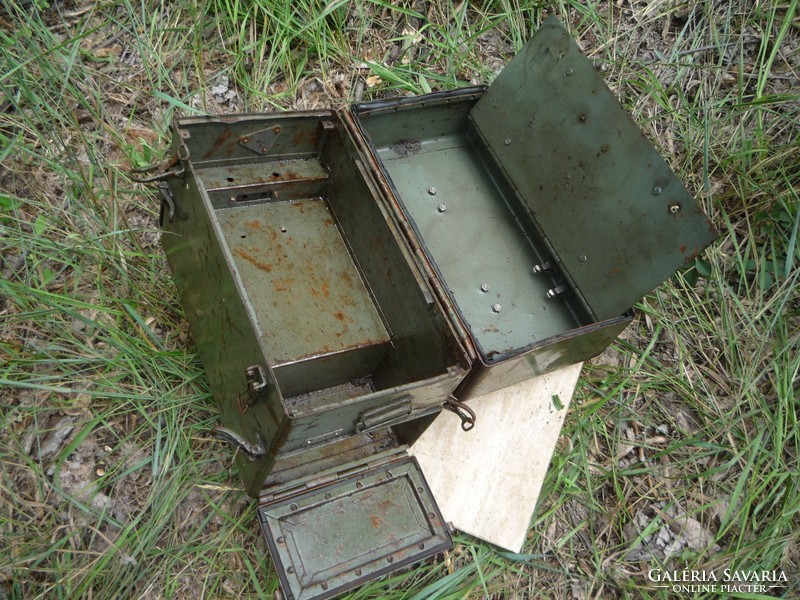 Military metal chest.