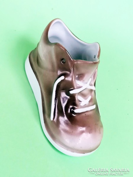 Aquincumi ritka színű ballábas cipő, szerencsehozó 