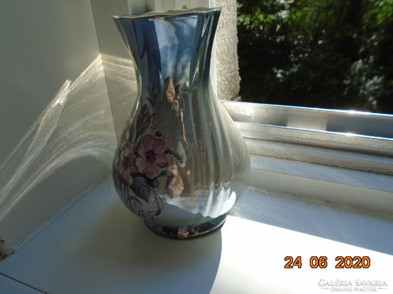 Antik hangulatú Türkizes szürkés Eozin mázas ,lilás rózsaszínű virágmintás ,bordázott váza