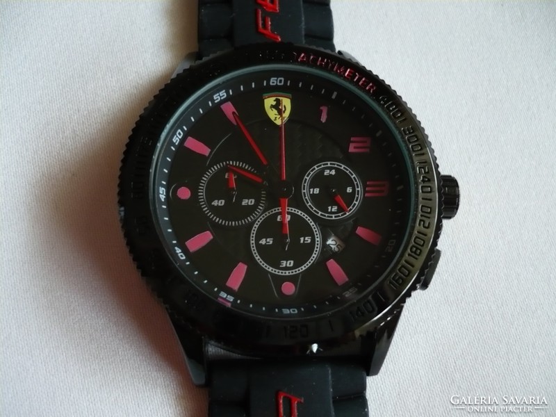 Ferrari egy gyönyörű és nagyméretű kvarc kronográf