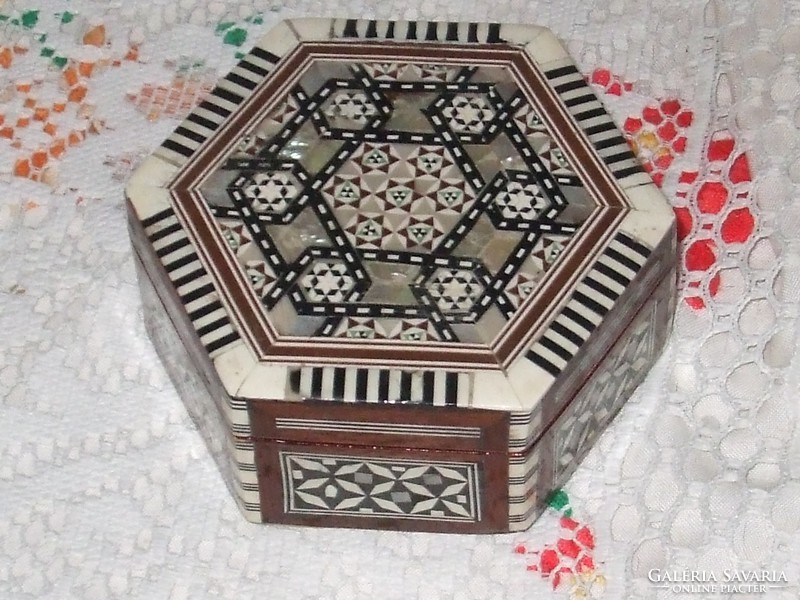 Hexagonal mother-of-pearl coating box.