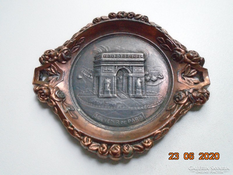 1895 Art Nouveau convex pink Parisian souvenir, the Arc de Triomphe, cast bowl