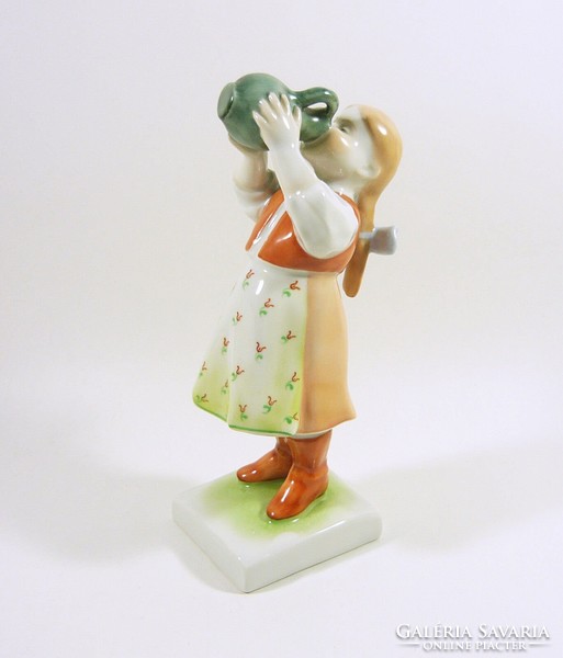 HERENDI KANCSÓBÓL IVÓ KISLÁNY PORCELÁN FIGURA 20 CM., HIBÁTLAN ! (J069)