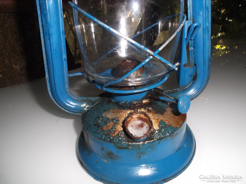 Storm lamp - with intact glass - 28 x 19 cm + handle 10 cm - old