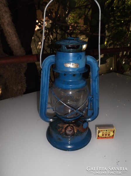 Storm lamp - with intact glass - 28 x 19 cm + handle 10 cm - old