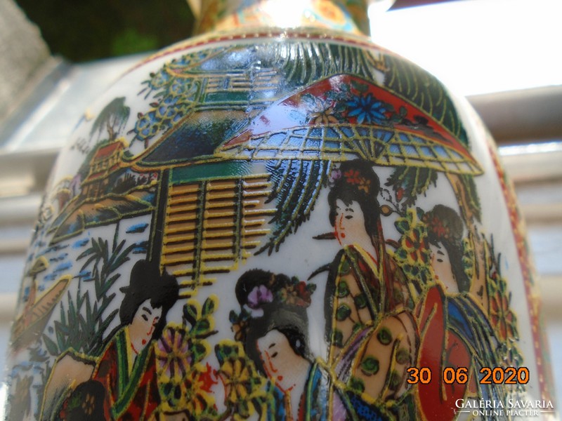 Chinese vase with 2 life pictures, flowers, embossed painting, wavy edge 22 cm