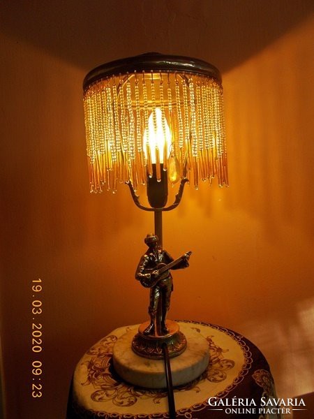 S20-56 szoboralakos asztali lámpa