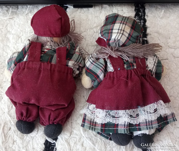 Dutch dolls on a bench and basket