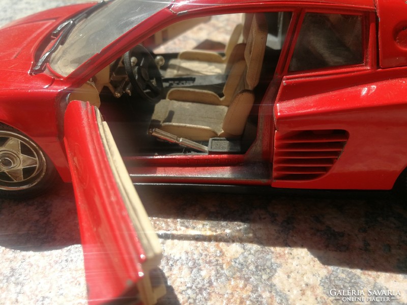 Ferrari Testarossa, 1984.italy.Burago.  1/18 méret
