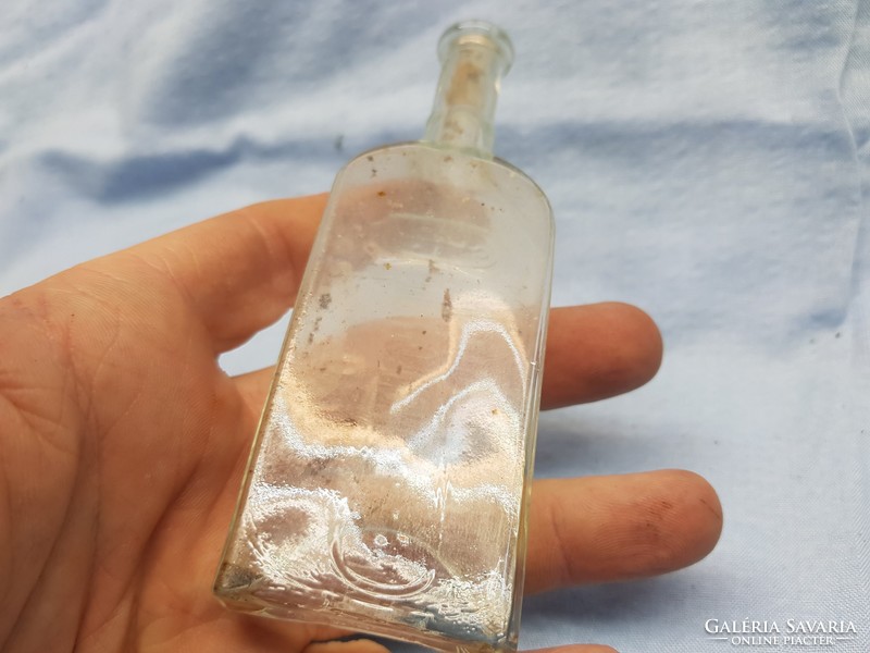 Antik gyógyszeresüveg Richters apotheke zum goldenen löwen prag