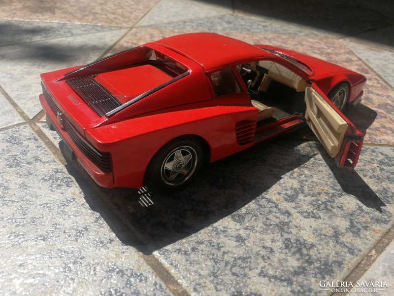 Ferrari Testarossa, 1984.italy.Burago.  1/18 méret
