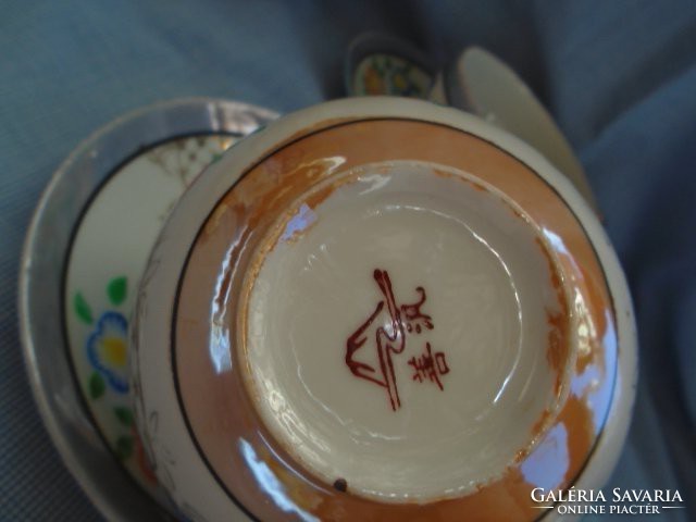 Kínai teás készlet vagy kávés készlet szép színekben pompázik  4 személyes 