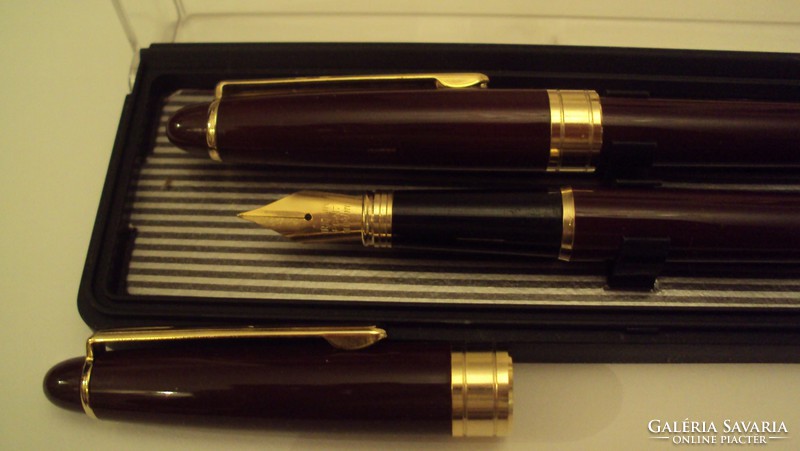 Elegáns német tollkészlet,aranyozott (iridiumos) hegyű patronos írótollal,eredeti dobozában.