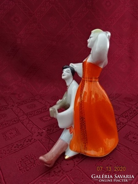 Russian porcelain figure, folk dance couple, height 16 cm. He has!