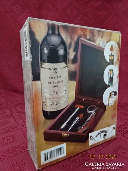 Wine bottle opener set, in original box, unused. He has!