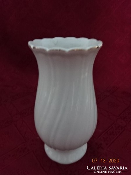 German porcelain vase with purple flowers, height 15.5 cm. He has!